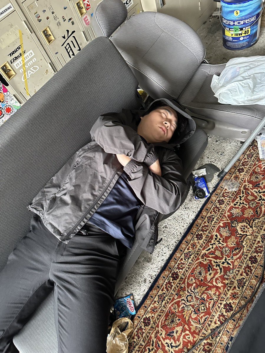 KGAC209's tweet photo. はく3回生(2025年度時点) 
工学部KGACの頼れるはくさん。整備で困ったら、ググるか彼に聞くかの二択レベルの博識さ。見た目はまるっと安心感たっぷりだが、ときどき言葉のトルク強め。メンタル弱めの方は取扱注意。
山本(経3) https://t.co/EItsrWZkBd