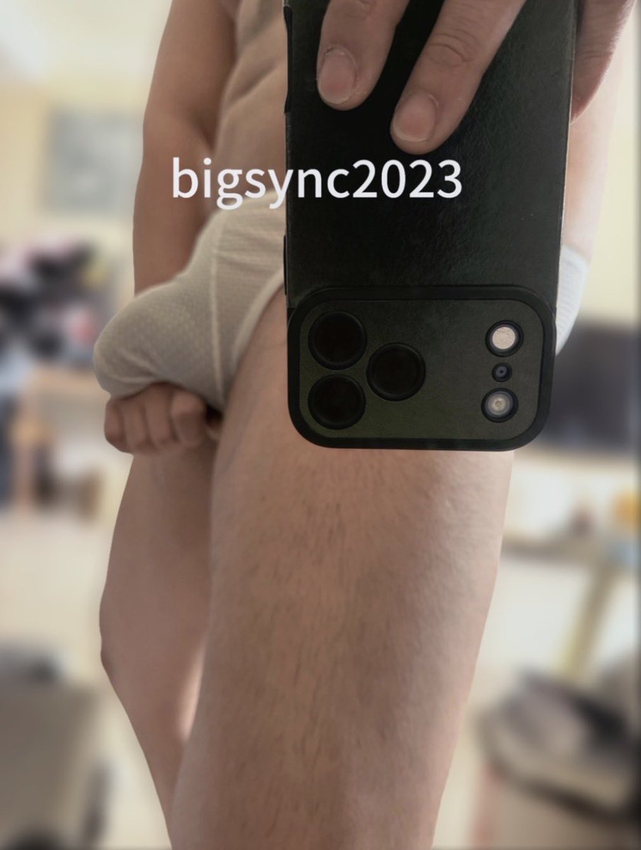 bigsync2023's tweet photo. 新内裤感觉不错 https://t.co/x7WJZ2bgFk