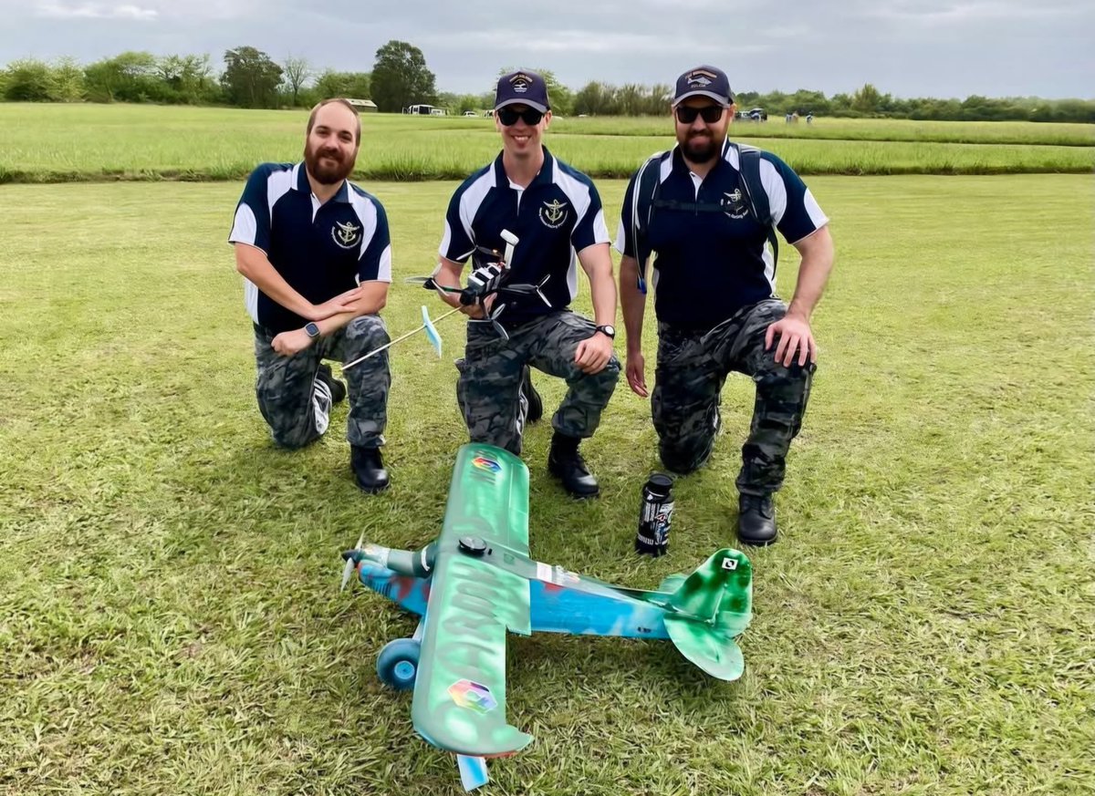 MIDRT_Aust's tweet image. Congrats @Australian_Navy #DroneRacing: Most impressive strike at Aerial Jousting at #MIDRT_AS26! They speared the left aileron, tore it off and brought it back to base!
#SendIt!