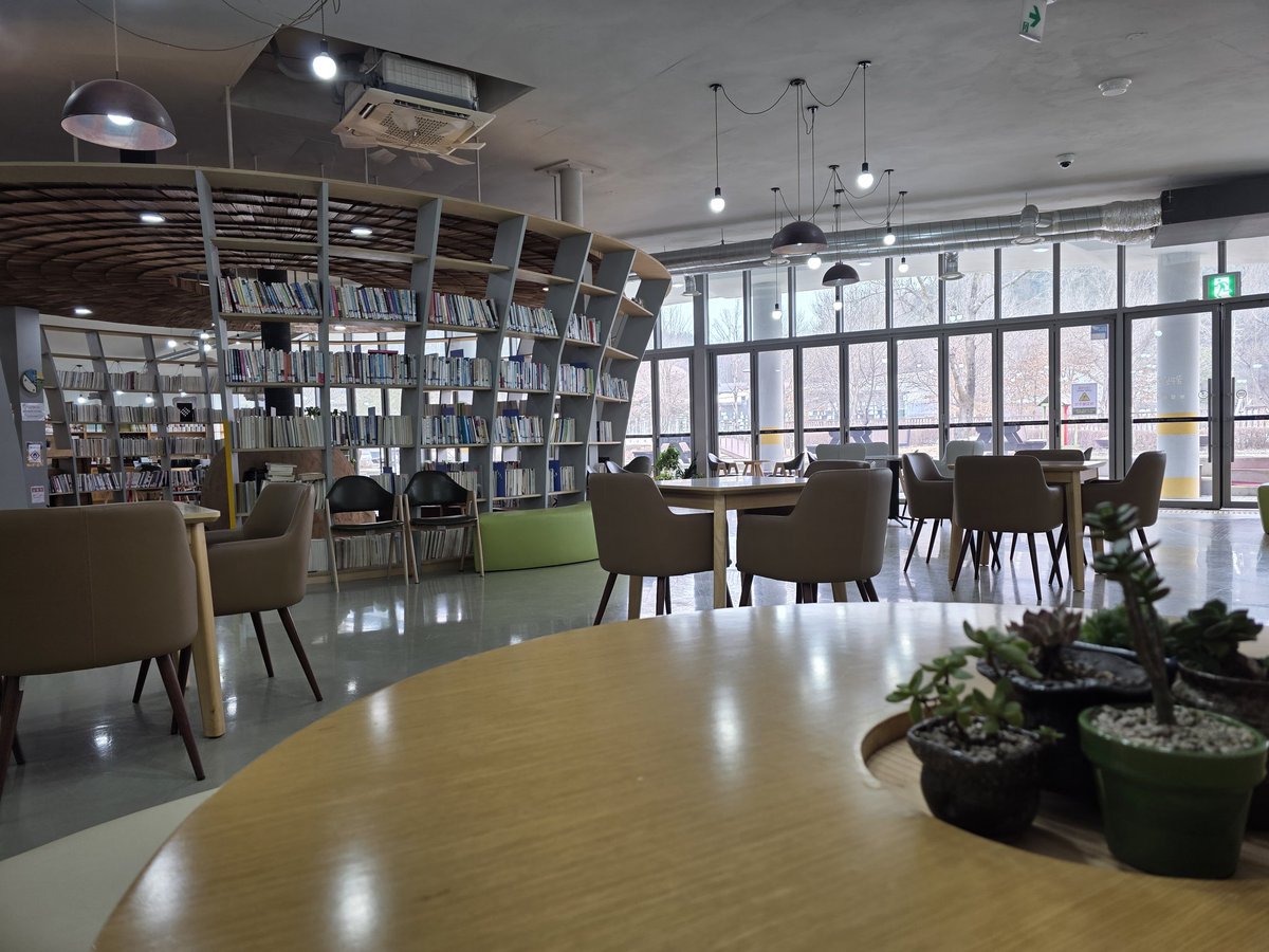 연  하 니 tweet media