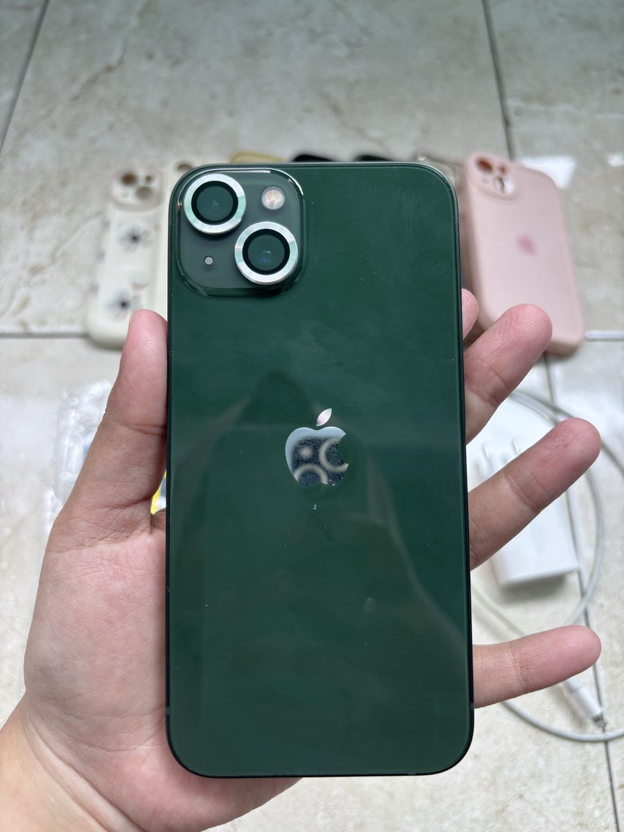 ahnaffable's tweet photo. wts iphone 13 green 128gb bea cukai

✅BH 79%
✅AH/A (Produksi Bahrain/Kuwait)
✅True tone aktif
✅Body mulus no minus
✅Beli di saudi waktu umrah, IMEI terdaftar sinyal aman seumur hidup
✅Aksesoris Ugreen (worth 250k+)
✅Free tampered glass &amp; case (worth 150k++)

📍Surabaya https://t.co/5G3s3iEtts