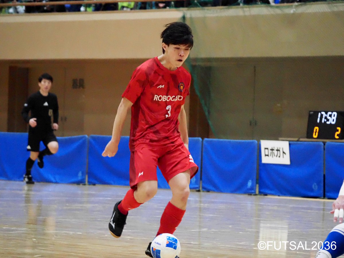 futsal2036's tweet photo. 【FT】
#全日本フットサル 選手権大会 2回戦

#湘南ベルマーレ 3-2 (2-0) #ロボガトフットサルクラブ

3' 内村(湘南)
7' 堀内(湘南)
33' 内村(湘南)
37' 今野(ロボガト)
39' 今野(ロボガト)

#全日本フットサル選手権
@SBFC_OFFICIAL https://t.co/lwSB8udVuw