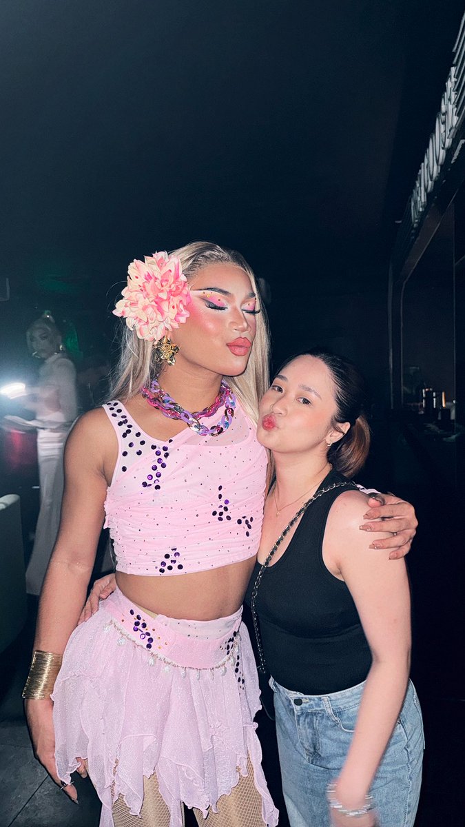 nicole 🍓 tweet media