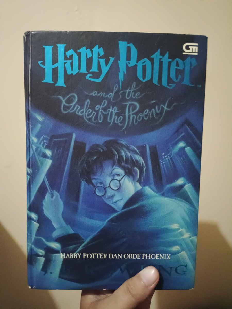 vbangjin's tweet photo. Harry Potter novel series
Jilid 1-7 (kecuali jilid 2)
Jilid 1,3,4,6 soft cover
Jilid 5,7 hard cover
Terjemahan bahasa indonesia https://t.co/Uu5Djoq9oi