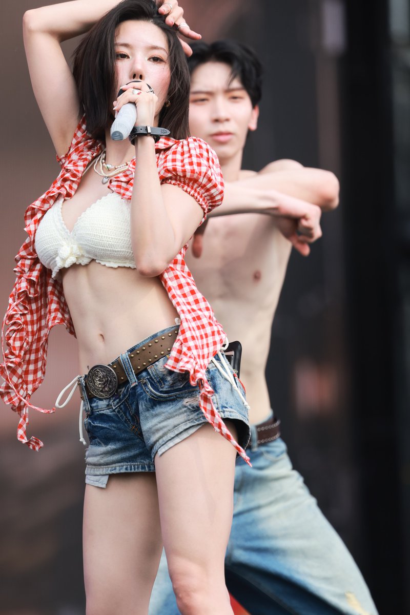 kpopdataz's tweet image. #KWONEUNBI #IZONE #권은비 #KPOP 
250706 Eunbi
kpop idol data 권은비 데이터