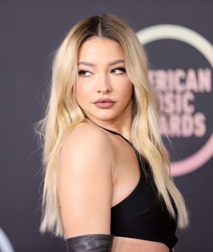 Madelyn Cline FC tweet media