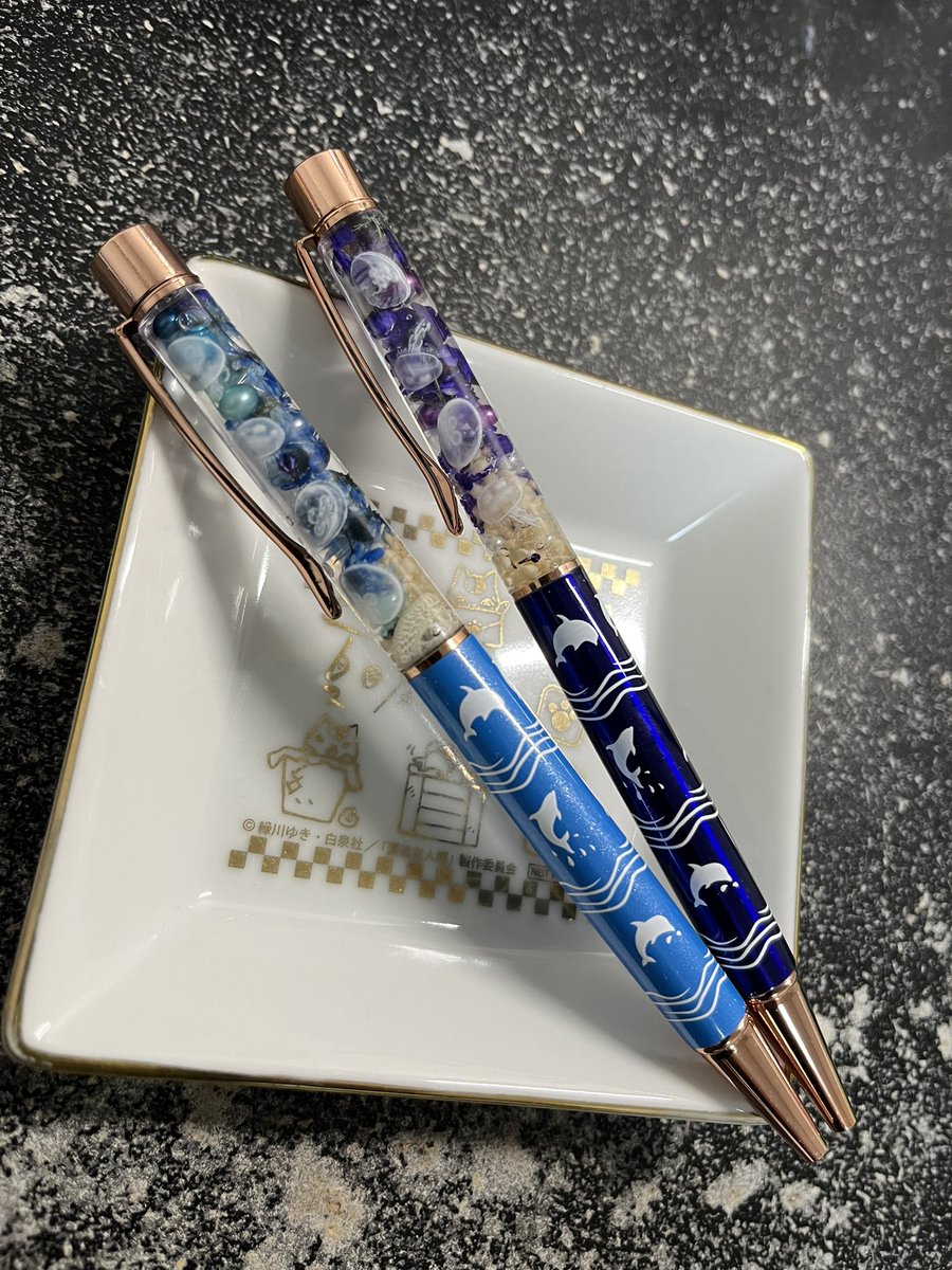 黒猫、クリオネ、クラゲのハーバリウムボールペンを作りました(°▽°)
明日は休刊日で朝刊配達が休みなので、今夜は久々にゆっくりできます。
出品したので、よかったら覗いてみてくださいね(^_^*)→ jp.mercari.com/user/profile/6…