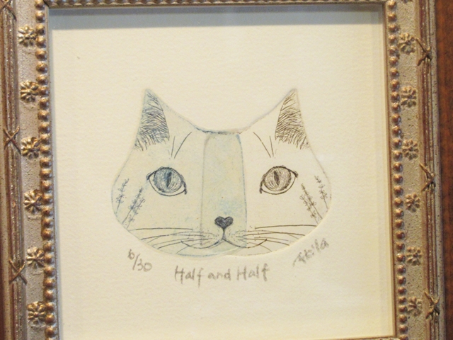 【新着】桐山暁さん
『Relax』
猫の部分には彩色和紙を貼っています。
『Half and Half』
1つの版を2色で刷って、左の青い方は裏返しになっています。