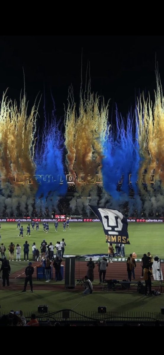 angelFercho08's tweet photo. Estan locos en la rebel💙🧡 https://t.co/PHNmqoFOnI