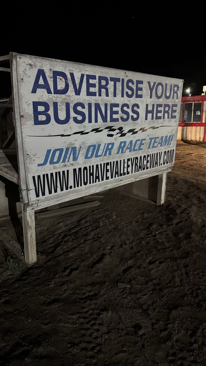Ultra__Chiller's tweet photo. Out here at Mohave Valley Raceway dropping off systems for steve hartwick 77 🏁🏁🏁 I need to get out to more races! If you want to stay cool this summer in the brutal heat.. give me a call at 1-800-937-1864 or go to https://t.co/J7xQ8w2SkX and order your own system today. #mohavevalleyraceway #racing #racer #roundyround #dirttrackracing