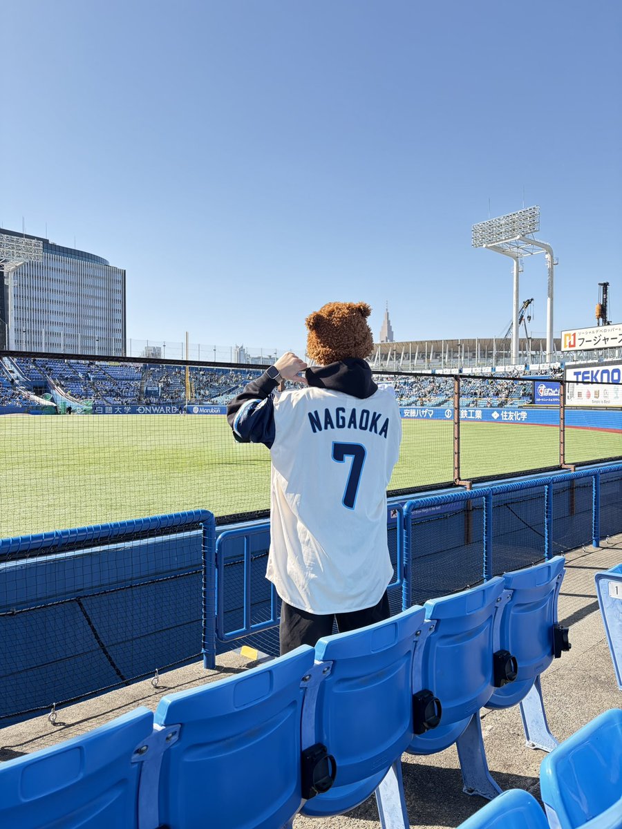 ys_pyonsu's tweet photo. 昨日(3/14)の川端選手引退セレモニーはサイコウでした！
ゲストはファンモンで歓喜🐒

今年のクルユニのクリーム色、好きです🫶 https://t.co/njzWgrl05Y