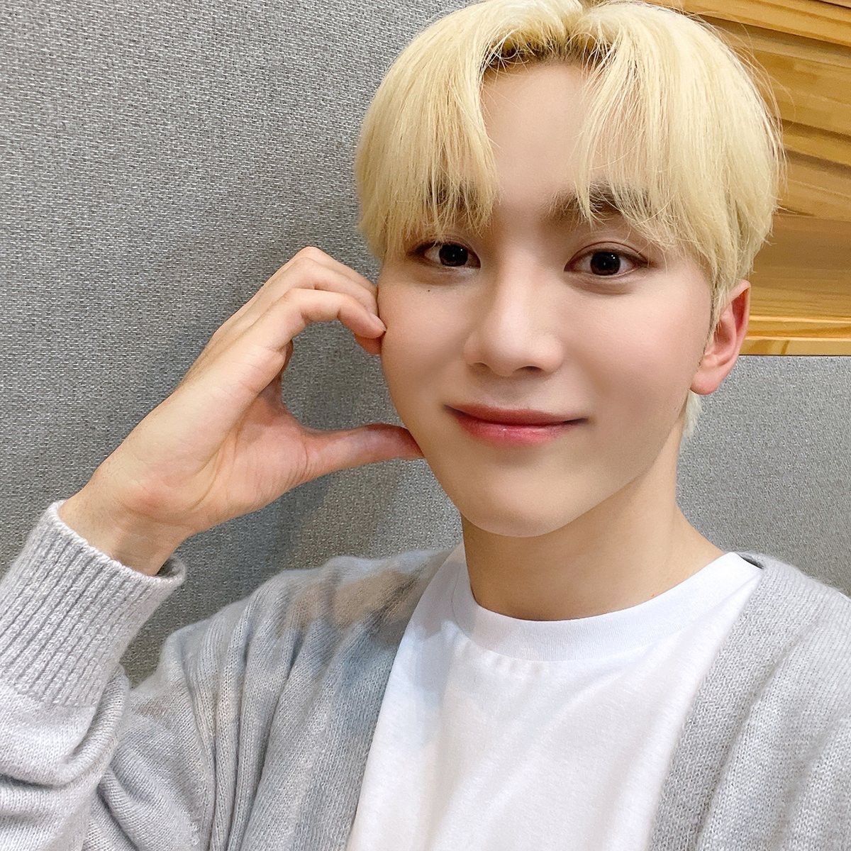 hourly seungkwan🍊 tweet media