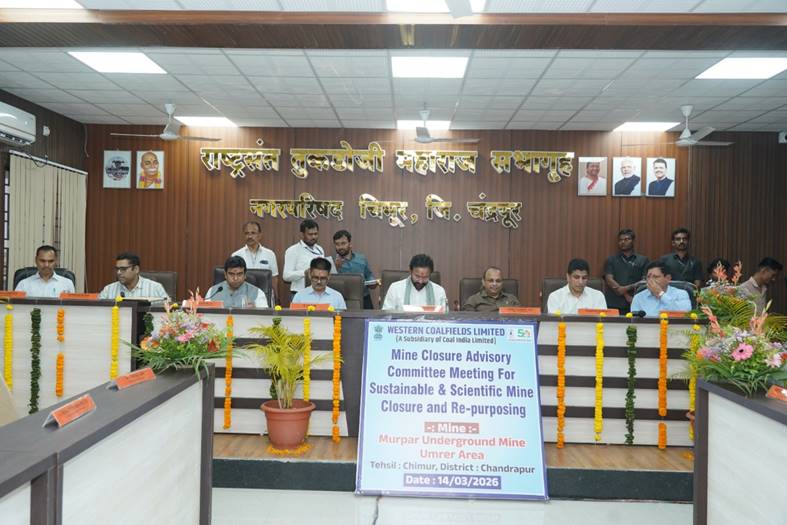 PIB_India's tweet photo. Union Minister of Coal and Mines @kishanreddybjp Performs Bhumi Pujan for two Coal Gasification Projects in Maharashtra

Coal Minister Reviews Murpar Mine Closure Site, Holds Mine Closure Advisory Committee Meeting

The second project is an integrated coal gasification & clean fuels project by New Era Cleantech Solutions Pvt Ltd. The project will convert domestic coal into critical industrial chemicals and fuels used across sectors such as fertilisers, mining, textiles and packaging. Once operational, these projects are expected to process over 2.5 million metric tonnes of coal annually

Read here: https://t.co/dAOjO8Kmr7

@CoalMinistry