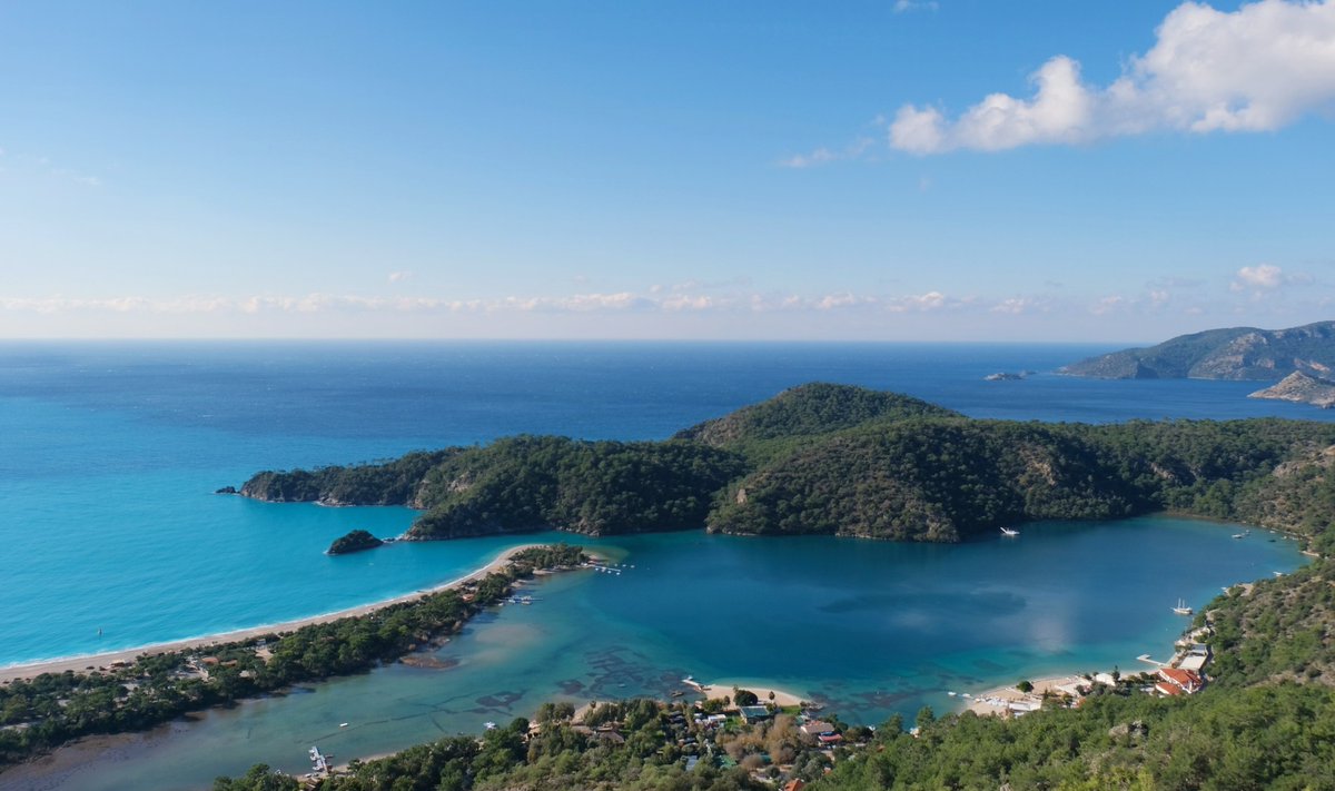 Good morning from Ölüdeniz, Turkey 🌅 The turquoise waters are calm, the mountains are glowing in the early sun, and the day is just beginning in this little paradise. #Oludeniz #GoodMorning #Turkey
Photo credit Mehmet Sıddık Altınkaynak @ Facebook
traveltofethiye.co.uk/explore/attrac…