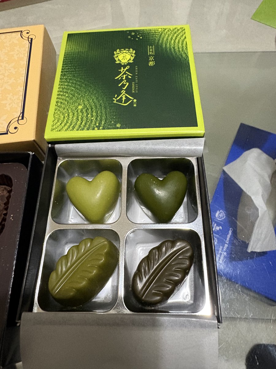 頭がおかしいので自分にバレンタインデーあげて自分にホワイトデー返してます🍫