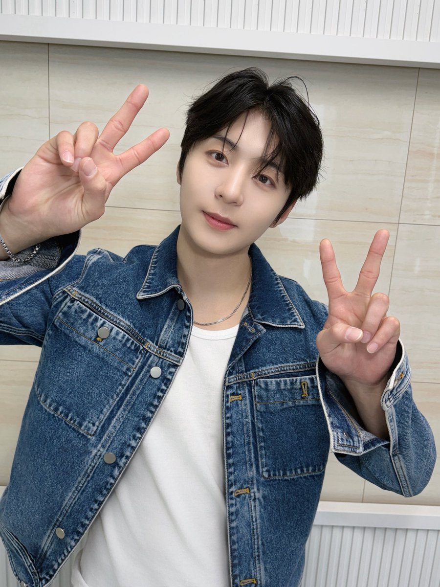 yun_n_OFFICIAL's tweet photo. [📸] 260315 최성윤(CHOI SUNG YUN) 1st Single Album [AURORA] 발매기념 VIDEO CALL EVENT [퍼스트뮤직] 완료✔️

✨AURORA✨ 마지막 팬사인회까지 마쳤습니다
항상 니스들의 응원과 사랑 받으며 이번 활동
행복하게 마무리 한 성윤인데요 ! 🤗
곧 다시 찾아올테니 조금만 기다려 ~~~ 주세요 !
직접 보지는 못해도 늘 응원의 글과 마음 보내주신 우리
니스 여러분들도 감사합니다 ! AURORA 안녕 또 만나 ￼

#최성윤 #CHOISUNGYUN #AURORA