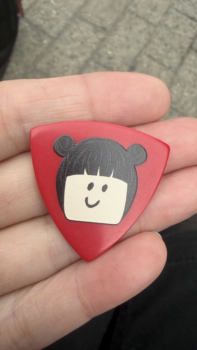 HideUglyLife's tweet photo. サバシスター zepp osaka bayside
なちのピックをるみなすのピックに交換してくれる方、いらっしゃいませんか?
よろしくお願いします
#サバシスター #zepposakabayside #sabasister #交換希望 #justpunkrock #justpunkrocktour https://t.co/G9mCyAIPpt