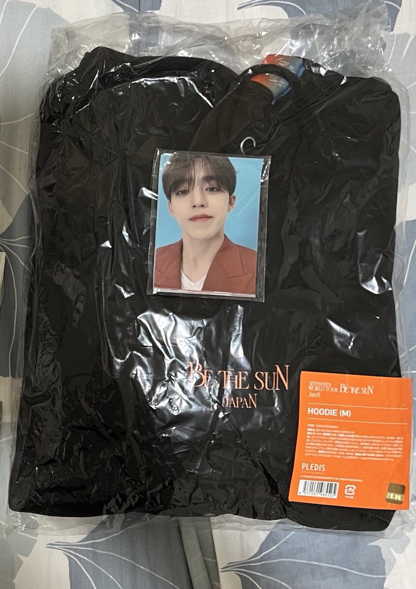 [PH GO help RT] #everythingwithCookyOnhand
WTS LFB

SEVENTEEN
Be The Sun Japan Hoodie Set Medium (hoodie and Sticker Set)

☑️ 1,550php

DOP: PAYO
Onhand
MOD: LBC J&amp;T SDD