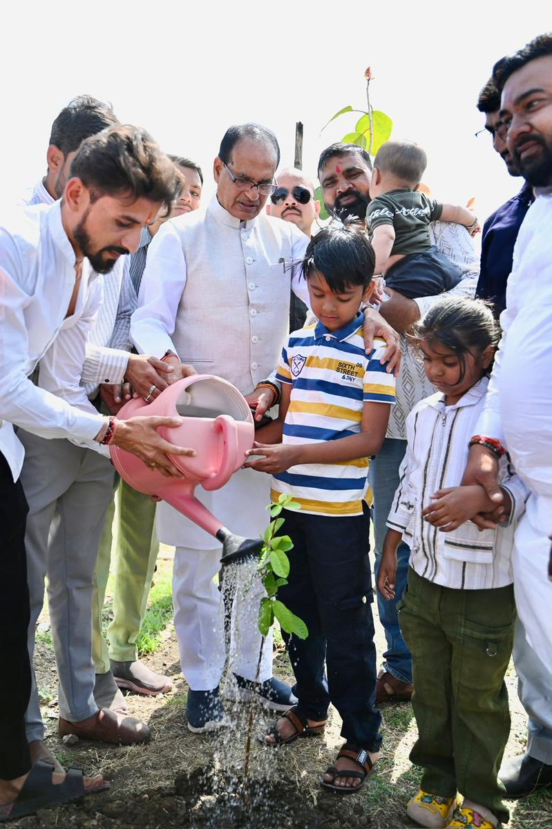 Shivraj Singh Chouhan tweet media