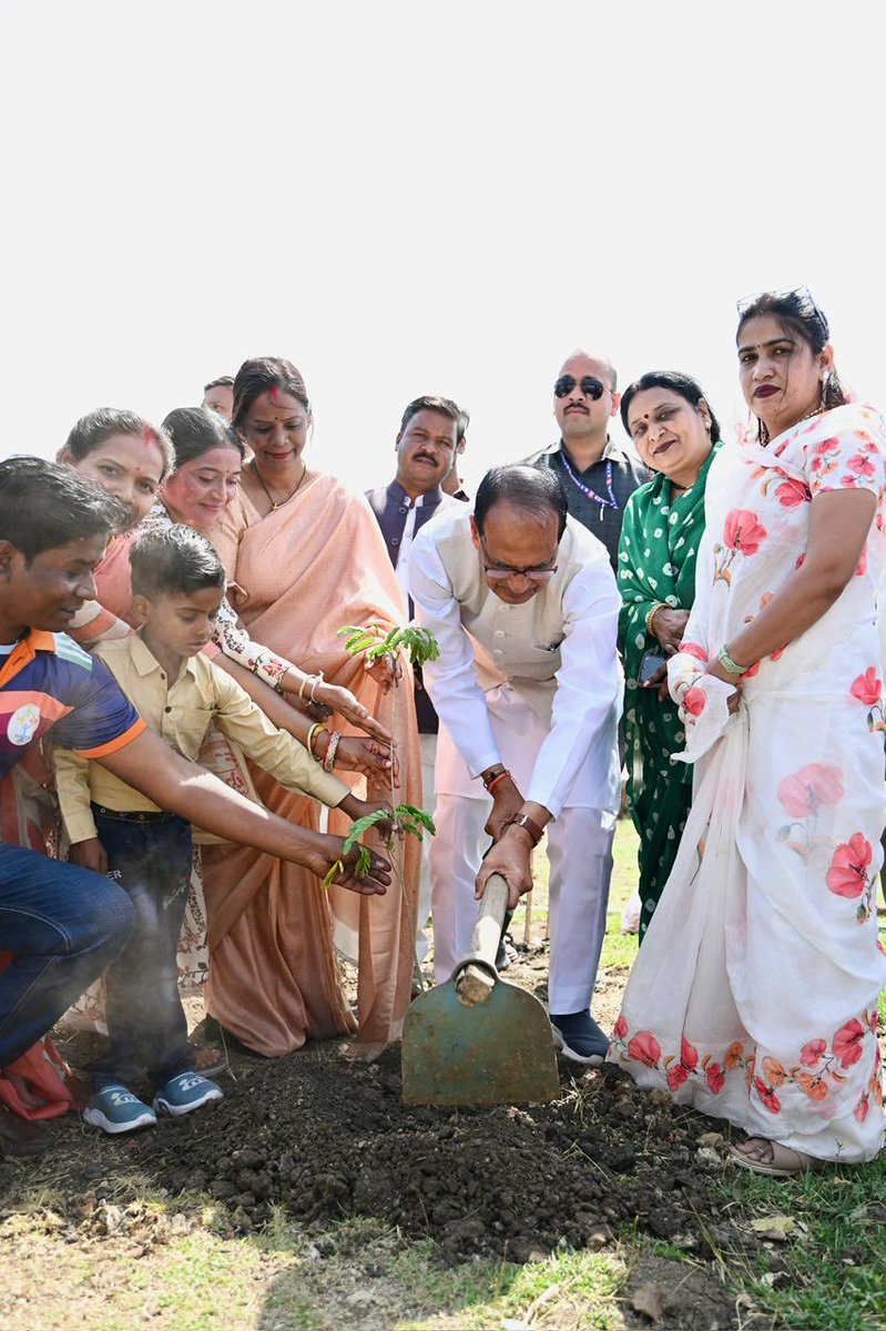 Shivraj Singh Chouhan tweet media