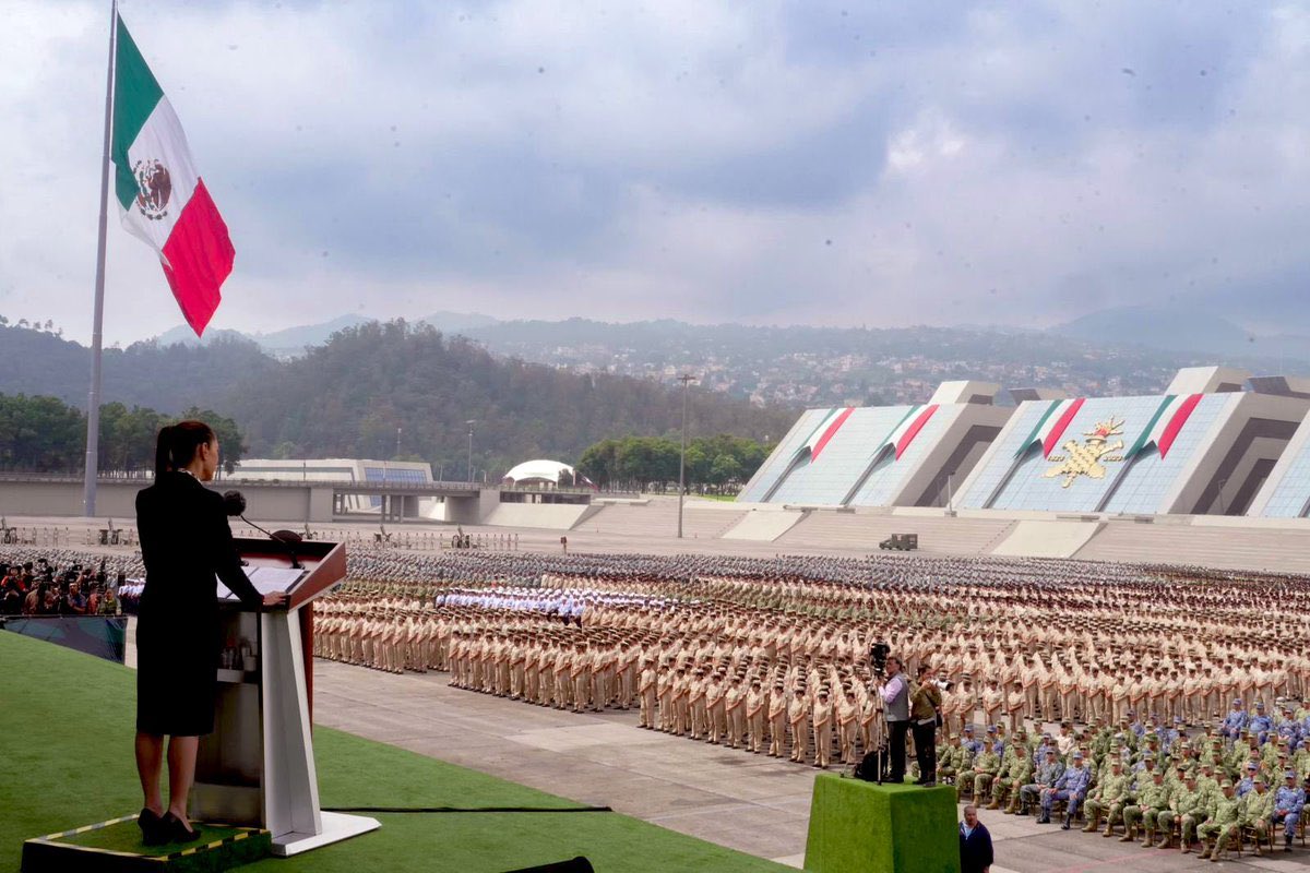 dunemex_'s tweet photo. La escuela militar del Ejército mexicano parece Arraken! Nuestro propio ejército galáctico. 

#Dune https://t.co/VhFrkXklif