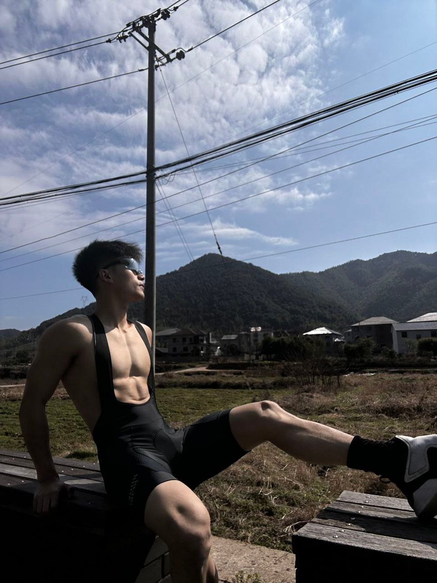 普通大二学生 tweet media