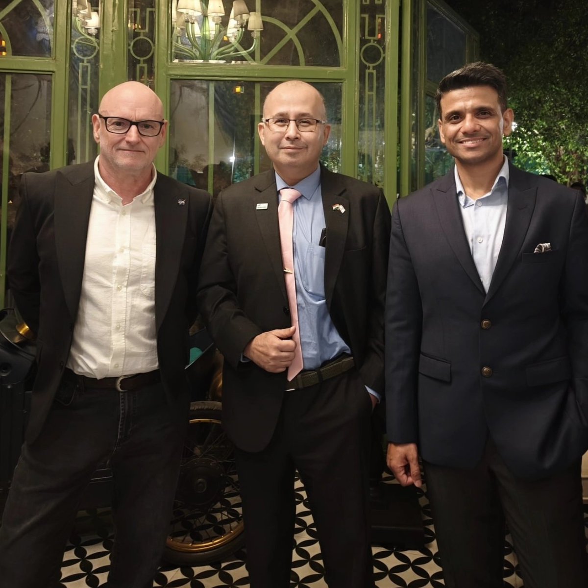 Sᴜᴢᴀɴɴᴇ Bᴇʀɴᴇʀᴛ tweet media