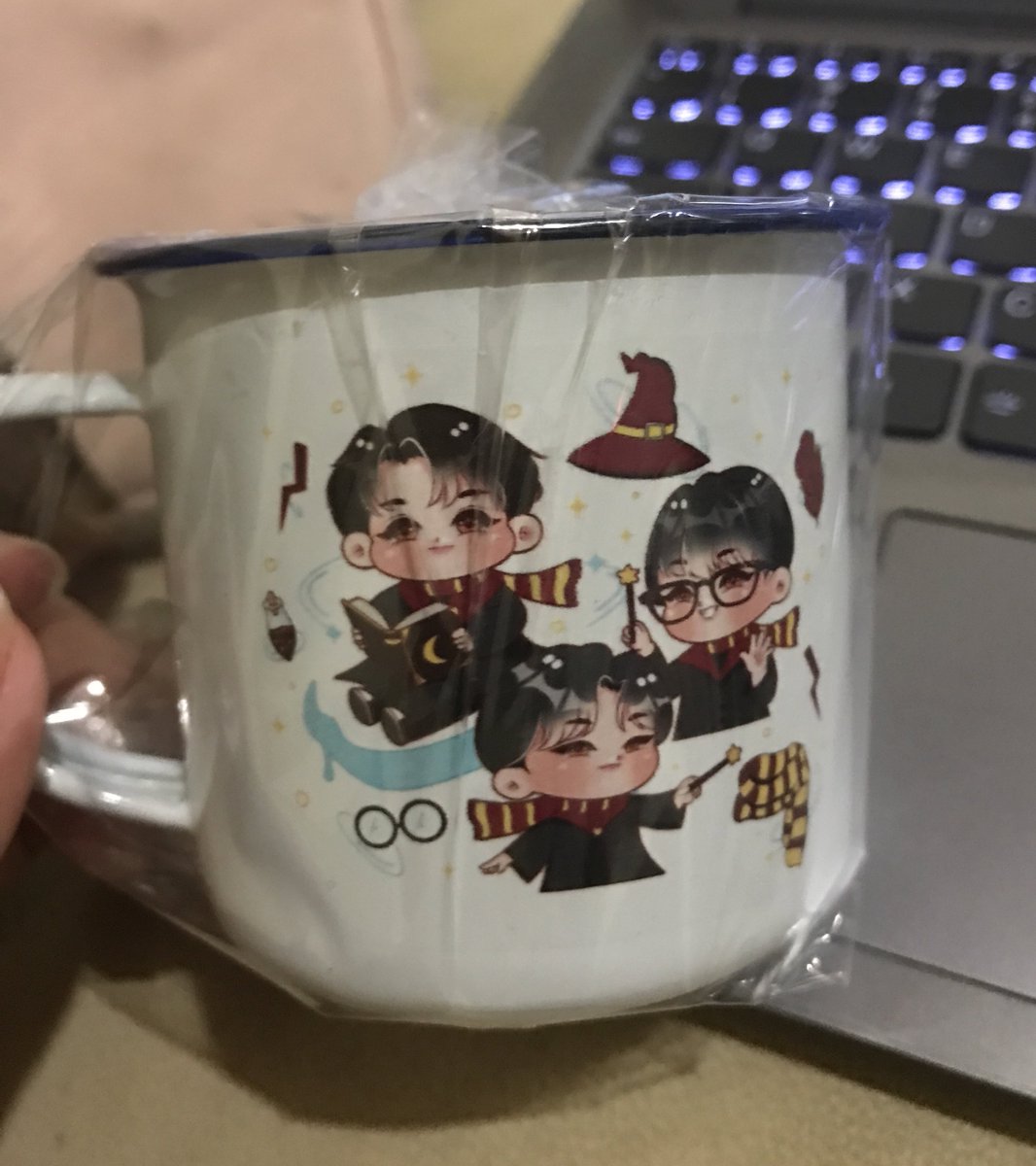 cysibeejj's tweet photo. Happy banget paket freebies dari kak @jieunhongg_ akhirnya sampee!!>.< super gemes dan lucu sekalii😆 terima kasih kak byy sudah membuat freebies February boys yg gemes ini💗💞 #SpellboundBirthday https://t.co/sj4nCXm7ez