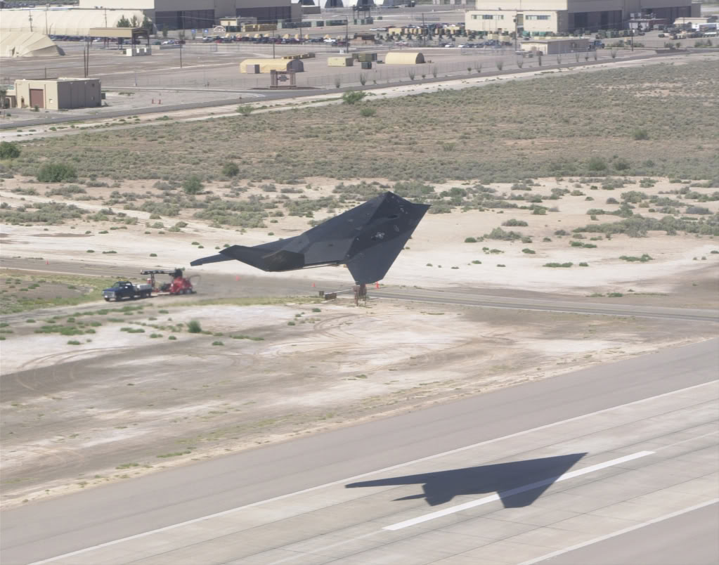 Daily F-117A photograph!

F-117A climbout after takeoff.