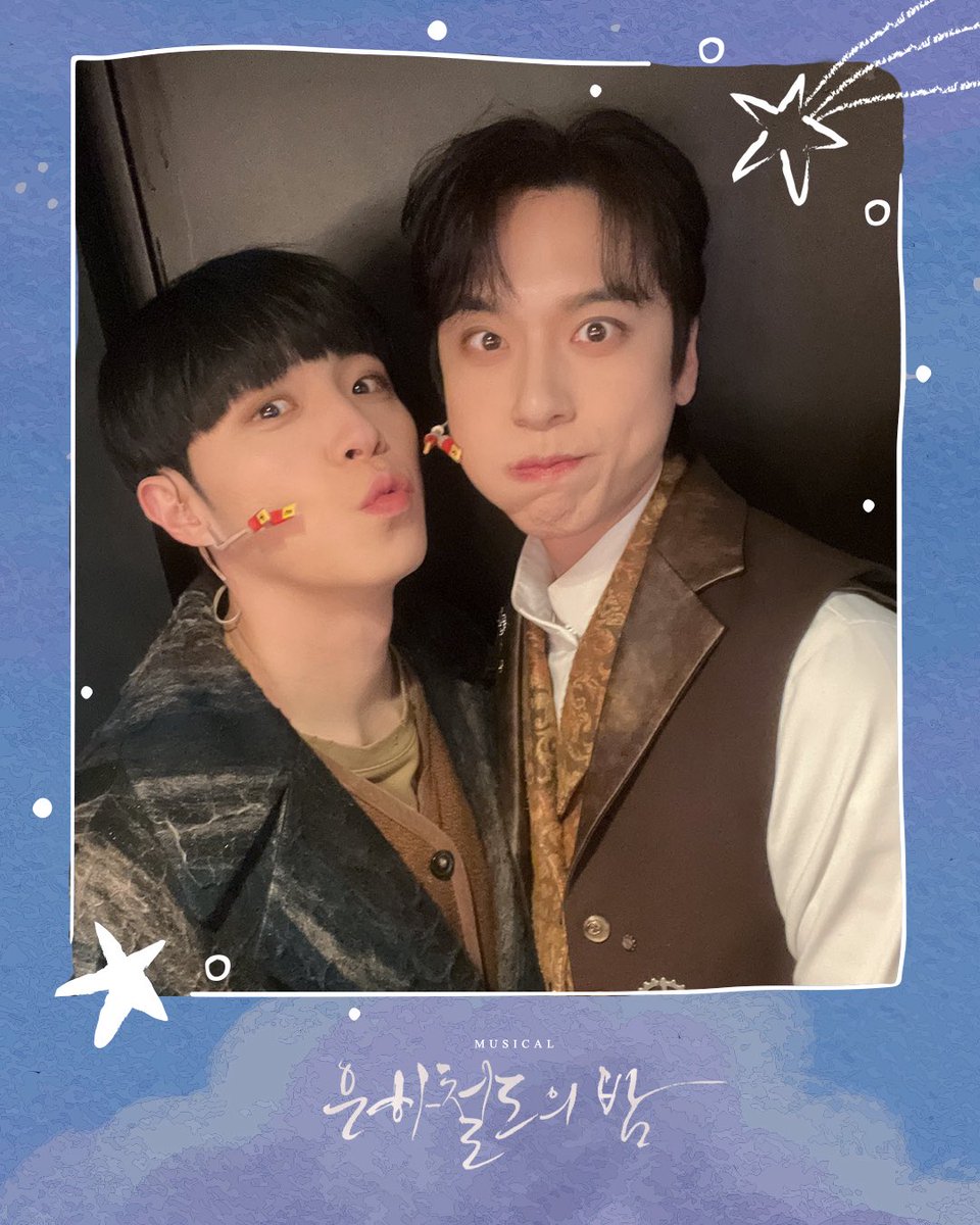 doublek_ent's tweet photo. [#뮤지컬_은하철도의밤] 마지막 공연 페어컷 공개🚂

은하의 끝에서 온 낯선 여행자,
조반니의 여행을 함께해 주셔서 감사합니다!

조반니 #박정원
캄파넬라 #윤승우

-
2025.12.23-2026.03.15
예스24스테이지 1관

#뮤지컬 #은하철도의밤 #더블케이엔터테인먼트 https://t.co/VPkjJsix03