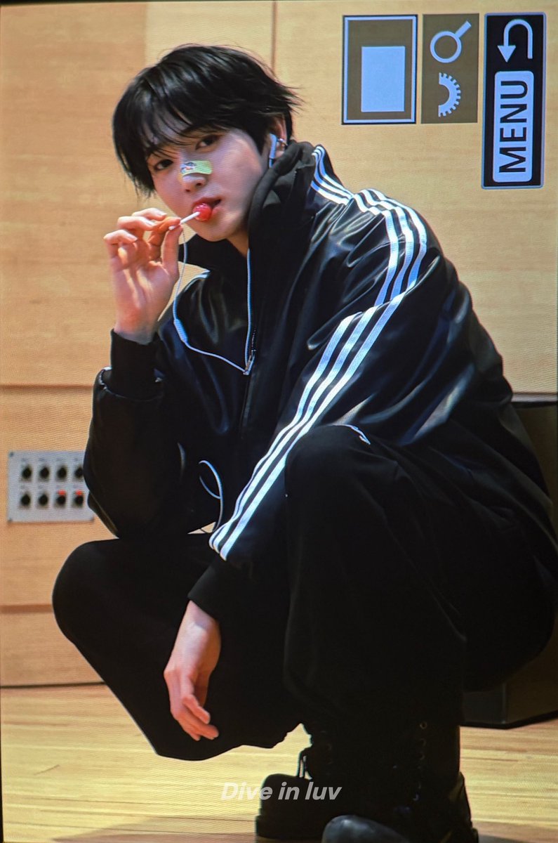 𝑫𝒊𝒗𝒆 𝒊𝒏 𝒍𝒖𝒗 tweet media