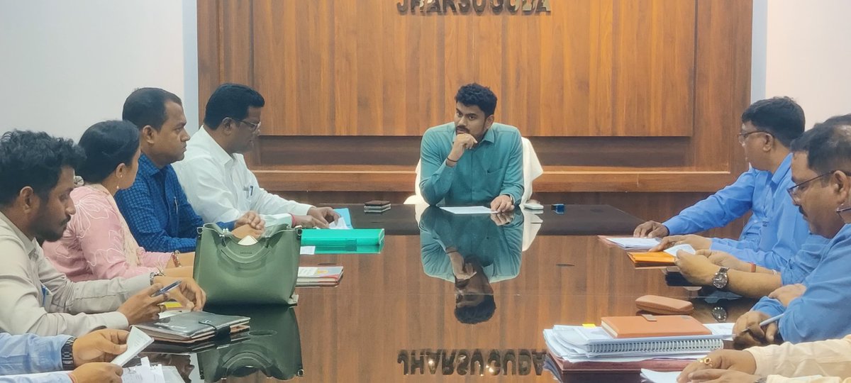 dm_jharsuguda's tweet photo. ଜିଲ୍ଲାପାଳଙ୍କ ଅଧ୍ୟକ୍ଷତାରେ ଅନୁଷ୍ଠିତ ୨୨ତମ ଜିଲ୍ଲା ସ୍ତରୀୟ ମୂଲ୍ୟାଙ୍କନ କମିଟି #DLEC ବୈଠକରେ ୯ଟି ପ୍ରମୁଖ ସଂସ୍ଥାର ଜଳ ଆବଣ୍ଟନ ପ୍ରସ୍ତାବକୁ ଅନୁମୋଦନ ମିଳିଛି। ବୁର୍ଲା ଜଳସେଚନ ବିଭାଗର ସୁପାରିଶ ଏବଂ ରାଜ୍ୟ ସରକାରଙ୍କ #GOSWIFT ପୋର୍ଟାଲ ମାଧ୍ୟମରେ ଆସିଥିବା ଆବେଦନଗୁଡ଼ିକୁ ଯାଞ୍ଚ କରିବା ପରେ ଏହି ନିଷ୍ପତ୍ତି ନିଆଯାଇଛି। https://t.co/gy8oZaBcZj
