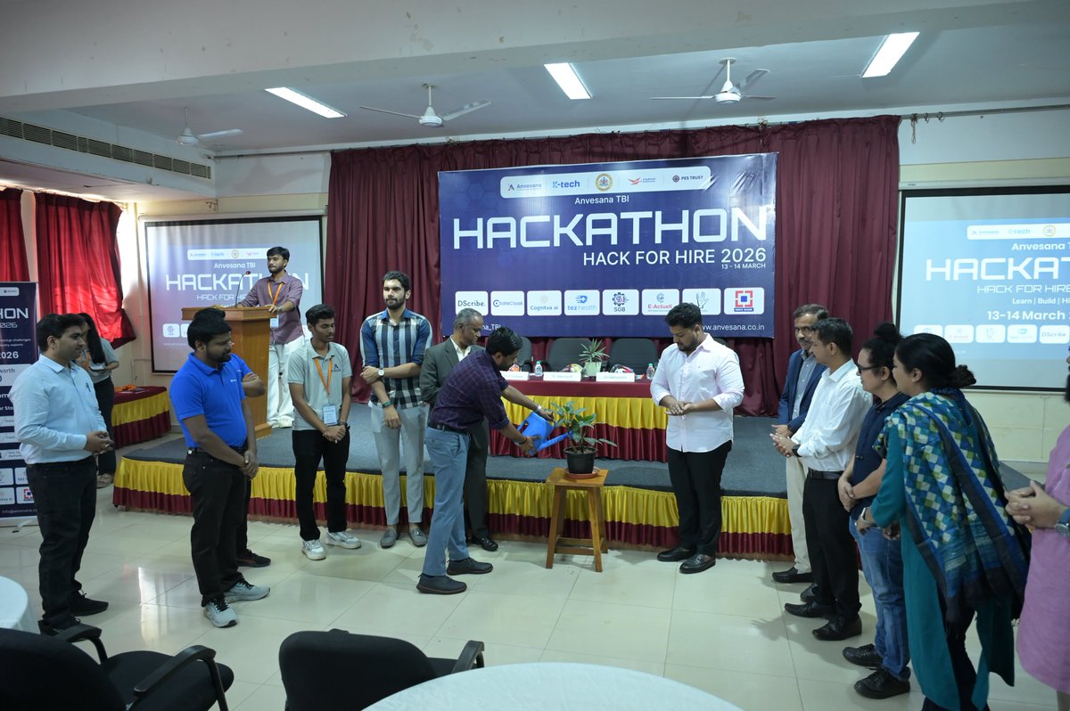 safecloak's tweet photo. #SafeCloak was proud to be a #Startup Partner & Sponsor at the #HackforHire #Hackathon organized by @Anvesana at #PESITM #Shivamogga.
Amazing energy from students across #Karnataka solving real-world startup challenges. Congrats to Team Cronix, winners of the SafeCloak Challenge! https://t.co/divRI3JPnc