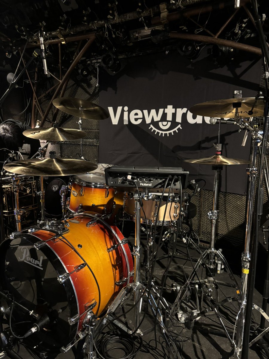 drumlick's tweet photo. SHELTERワンマン&amp;見放題あざした。

これからのViewtradeの景色を見せられた夜だったと思います。

SPD設置&amp;タム位置はフロア横へ。
スネアにはトリガーを仕込みました。

バンドもドラムもさらに研ぎ澄ましていきます🥁 https://t.co/8zcwTZacd7