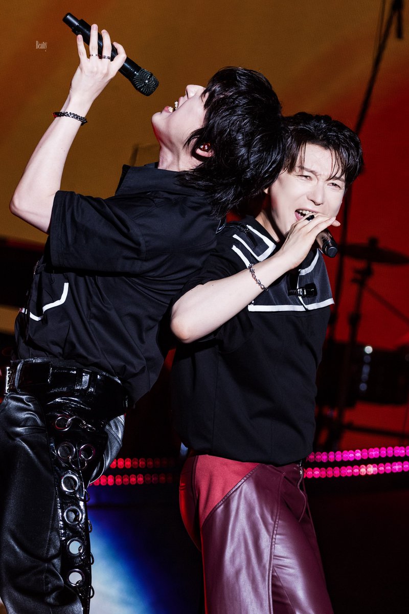 Bᴇᴀᴜᴛʏ_ᴰᴹ tweet media