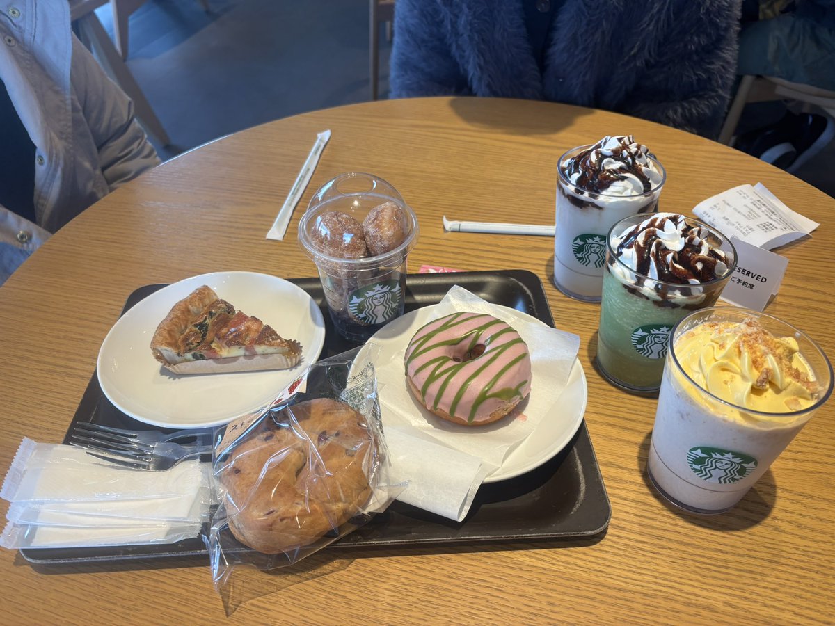 aa113_y2's tweet photo. グラも勝ってハッピーな気分でスタバへ🚗³₃
宇都ちゃんのアクスタを車に置いて来てしまったのが萎え😭 https://t.co/6jVNx1WjI2