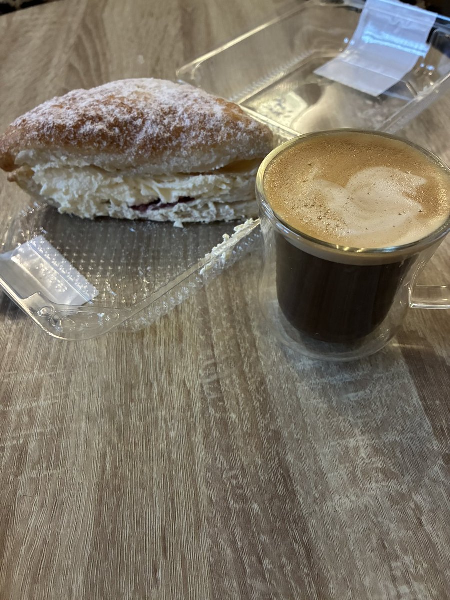 Niven and Lord Mac tweet media