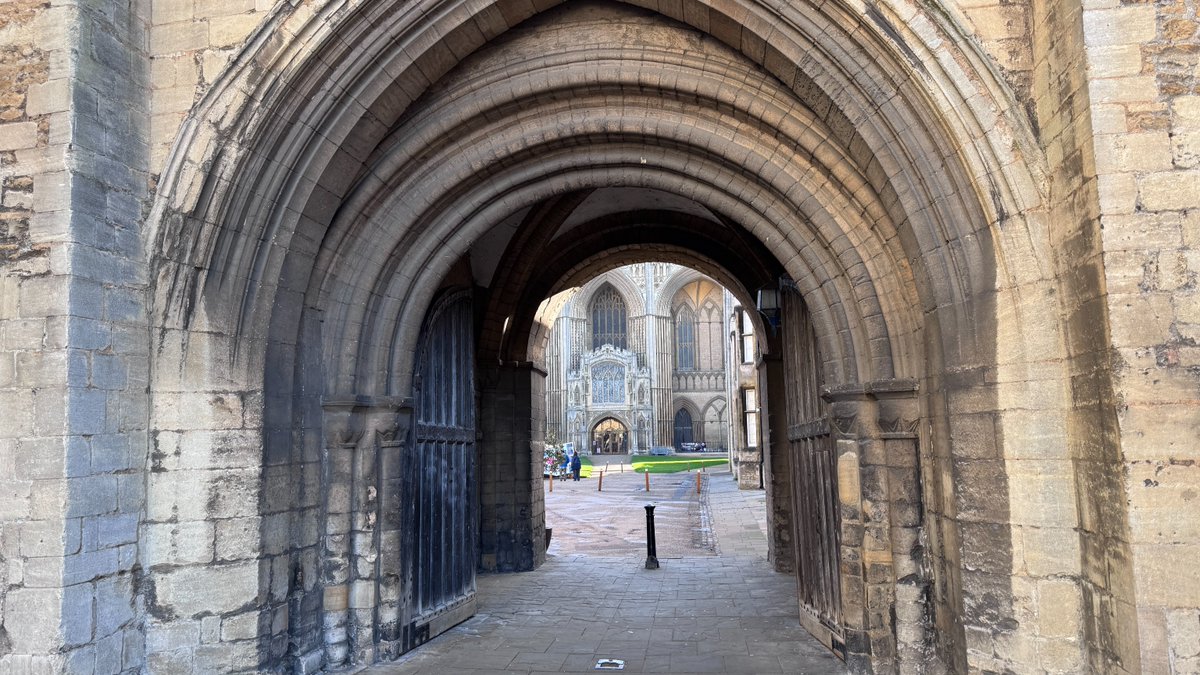 Peterborough Cathedral tweet media