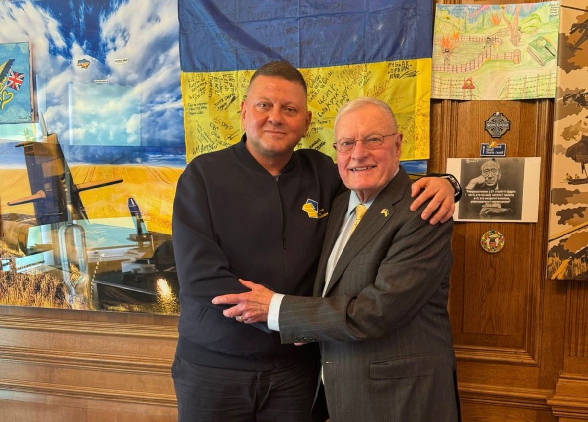 ZaluzhnyiUA's tweet photo. I had the opportunity to talk to @generalkellogg . We talked about war and peace, about responsibility for decision-making, and about what the security of the future should be.

Such meetings remind that strong relationships are built not only on interests, but also on trust, experience, and a shared understanding of what is worth fighting for. Thanks for the meaningful conversation and support for Ukraine.