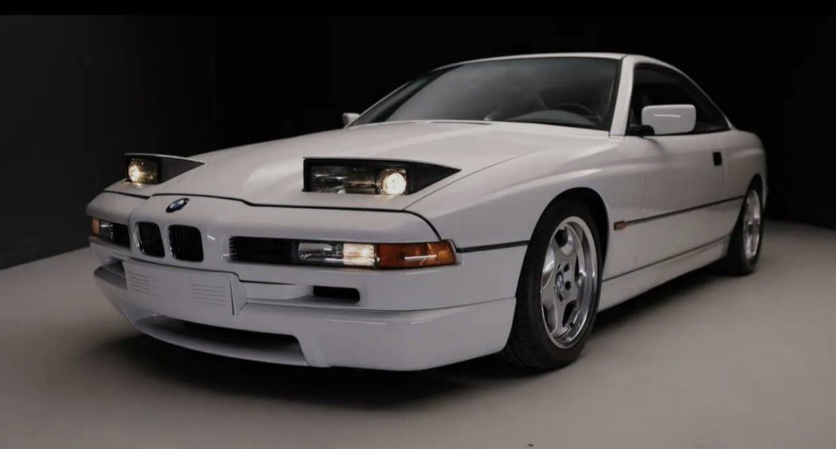 White 🐇 Rabbit tweet media