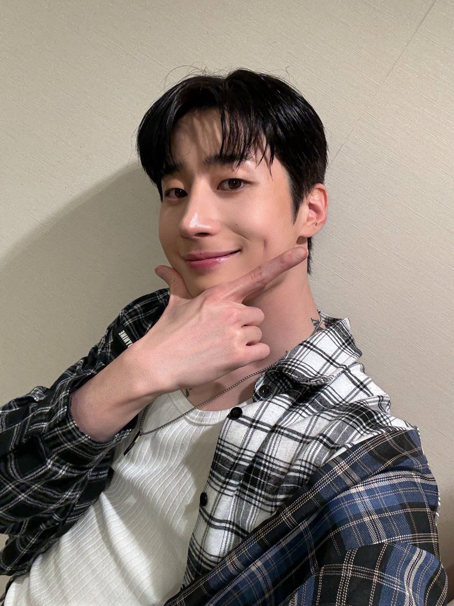 [👍]

2026 HAN SEUNG WOO 
TOKYO FANMEETING
“幸せ回路” 완료🕶

대한민국 유행 진짜 훅훅 바뀌는듯
두쫀쿠 봄동비빔밥 유행하고
이제 버터떡 유행함

그럼 다음은 무조건 한아 1000일에
팬미팅한 한아바보 뜽우겠지💜

#한승우 #HANSEUNGWOO #幸せ回路