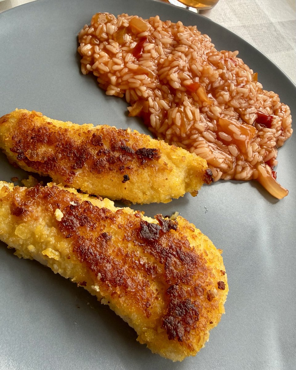 torsten_hautnah's tweet image. Heute gab’s Hähnchenfilet in einer Knusperpanade. Super-lecker! Dazu Reis mit süß-saurer Sauce. (Die mir diesmal – anders als beim letzten Mal – nicht zu scharf geraten ist.)

#Torstenkocht #nomnom