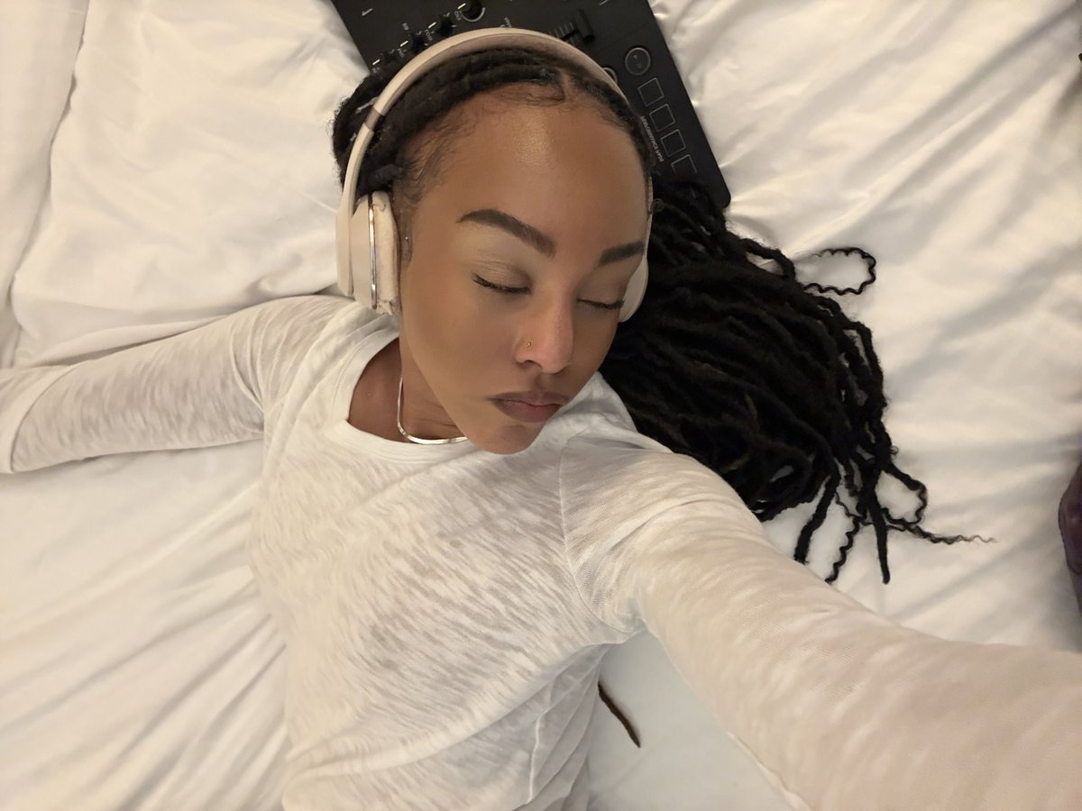 (simone)✧・゚: *✧・゚:* tweet media