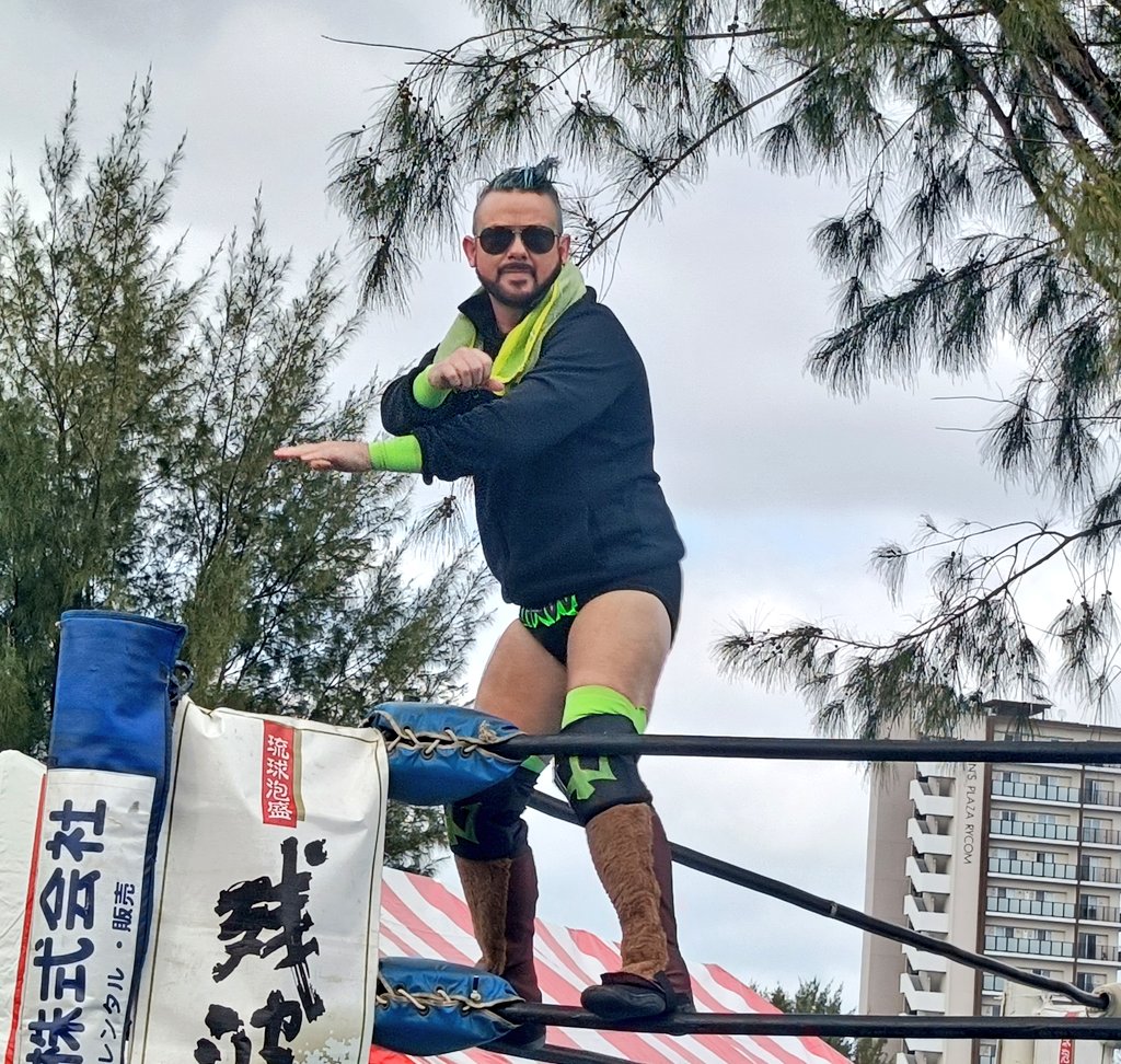 aki1832's tweet photo. 野外のプロレスいいよね～
この時間帯は暑すぎず寒すぎず
いい感じだった！

#rd_pw https://t.co/b37lhKu0RX