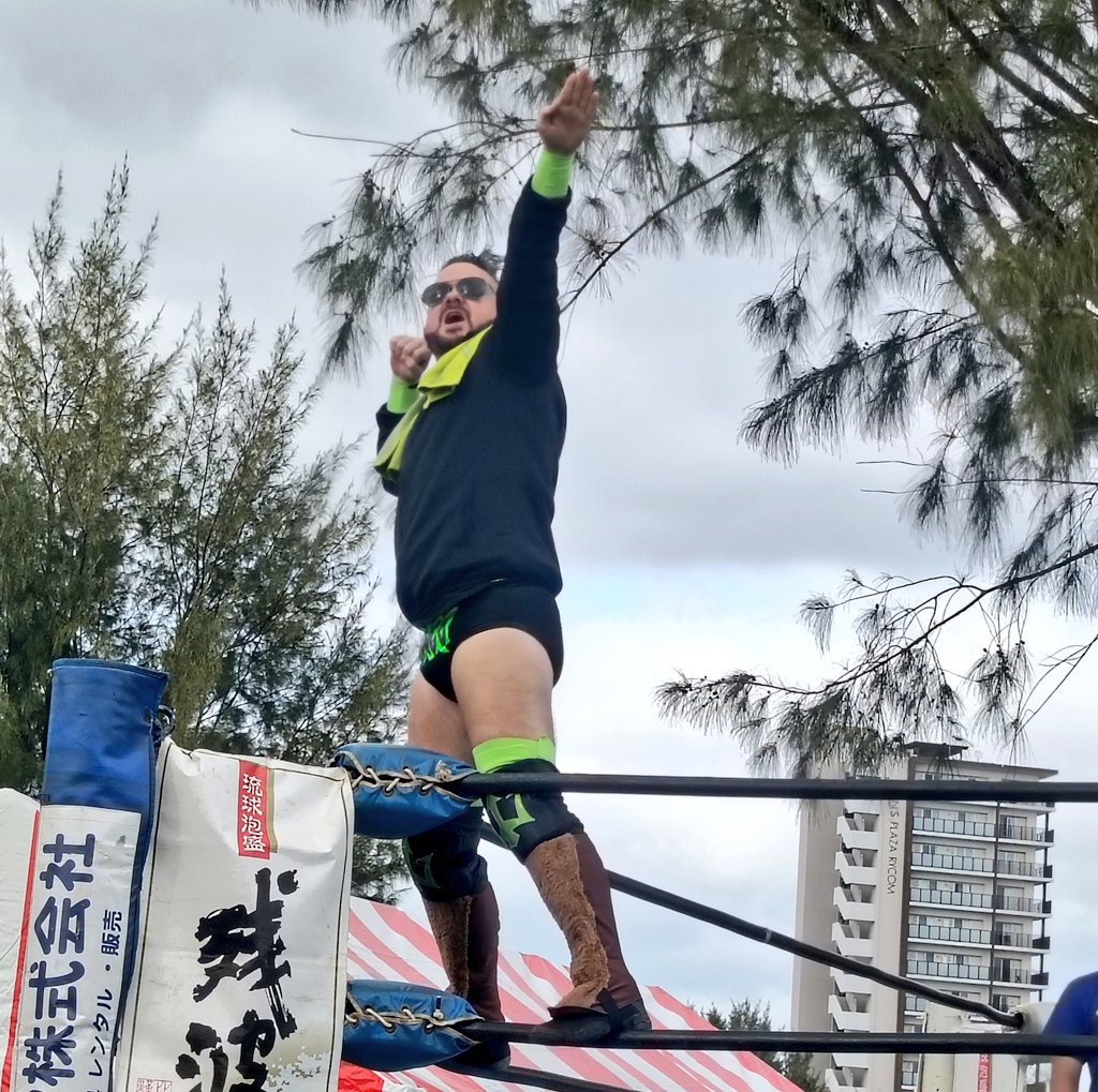 aki1832's tweet photo. 野外のプロレスいいよね～
この時間帯は暑すぎず寒すぎず
いい感じだった！

#rd_pw https://t.co/b37lhKu0RX