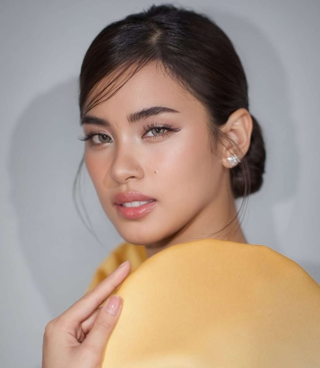 simplyxty2's tweet photo. @PrincessFrance reply ko nga to ng picture ni shuvee para lalo ka manggalaiting bakla ka (fyi hindi ako galit sa bakla, dito lng sa baklang to-selective din ako) https://t.co/rw4MpEaaoj