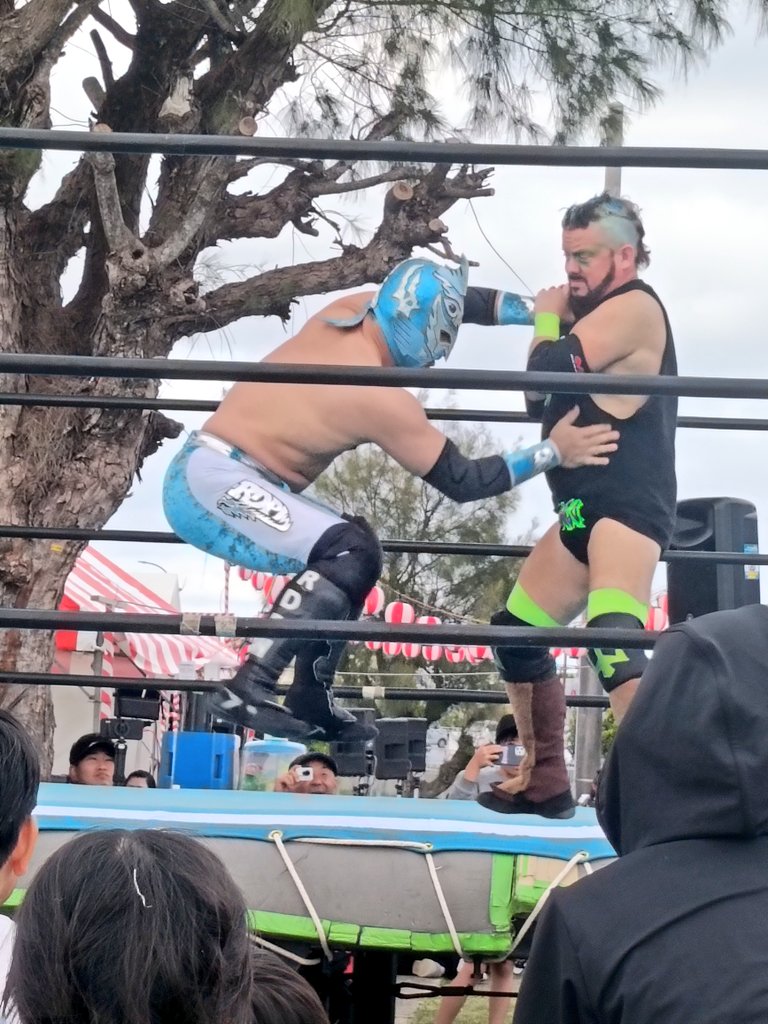 aki1832's tweet photo. グルクンさん
浮いてる😂

#rd_pw https://t.co/DDyseAfCLD