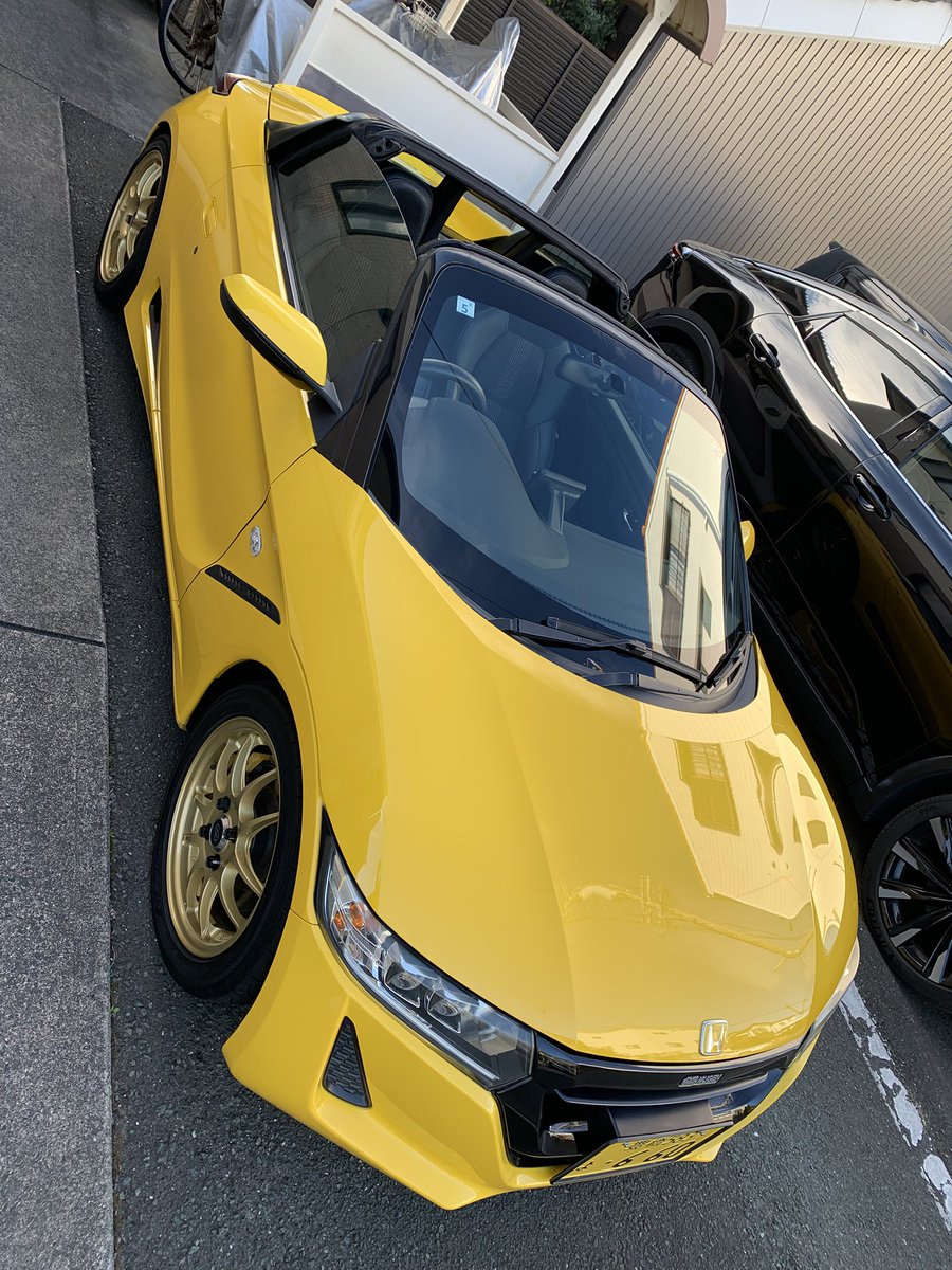 節水の為、バケツ一杯のお風呂の残り湯で頑張りました😅
なんとかなるものだね
＃節水
＃小さいクルマで良かった