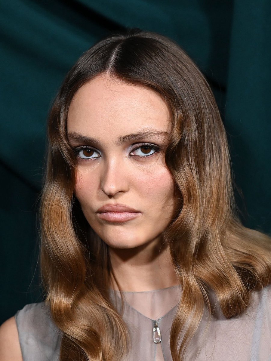 Lily-Rose Depp Updates tweet media