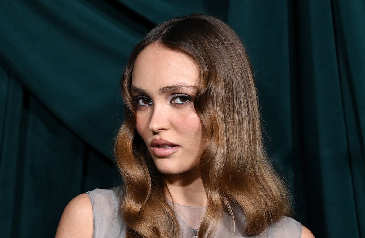 Lily-Rose Depp Updates tweet media
